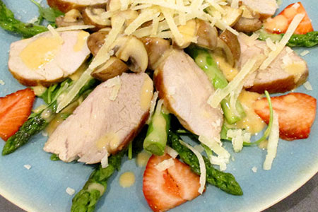 Schweinefilet mit Spargel und Rucola